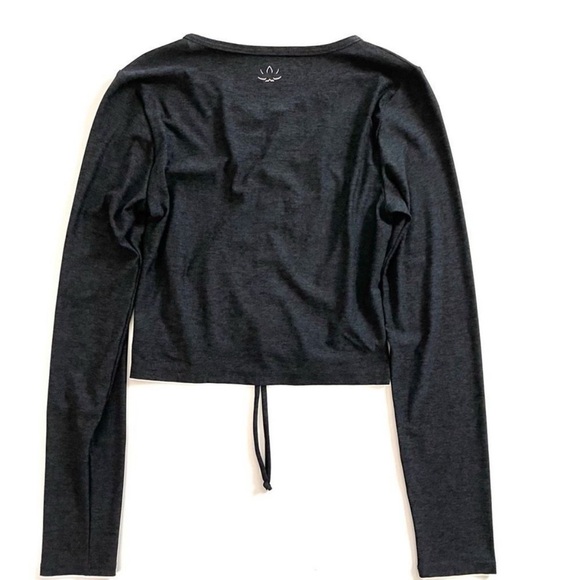 Beyond Yoga Scrunch It Up Cropped Pullover Long Sleeve Top Darkest Night S NWT - Picture 3 of 7